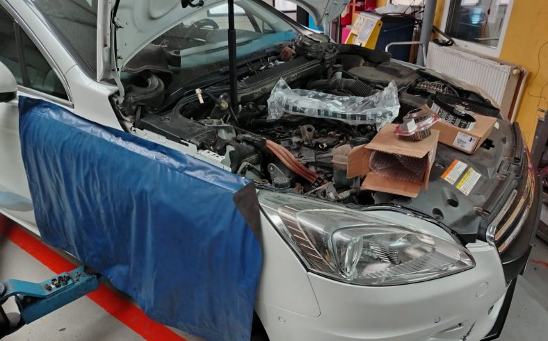 101 Service - Înlocuire kit distribuție și kit accesorii