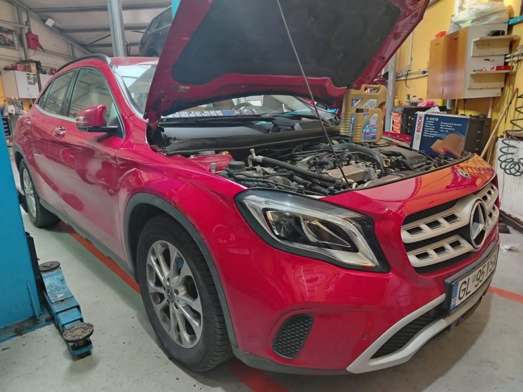 Revizie ulei filtre Mercedes GLA 220